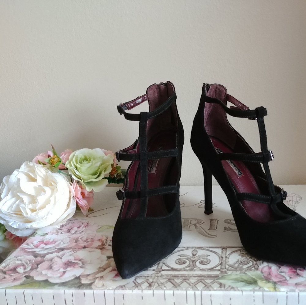 Shoes - Picture 2 of 3